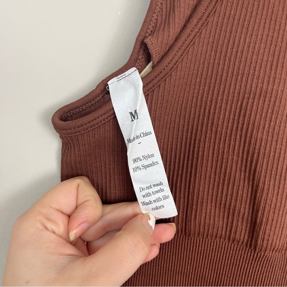 NWOT NOTCH NECK RIBBED SEAMLESS PADDED SLEEVELESS BODYSUIT IN BROWN SIZE MEDIUM - Picture 5 of 16